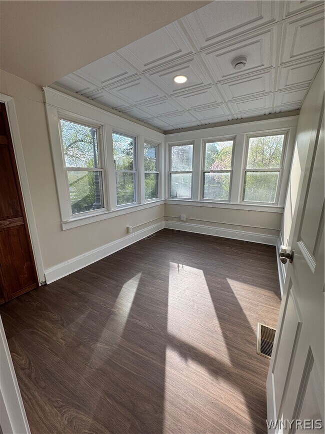 Building Photo - 2 Agassiz Cir