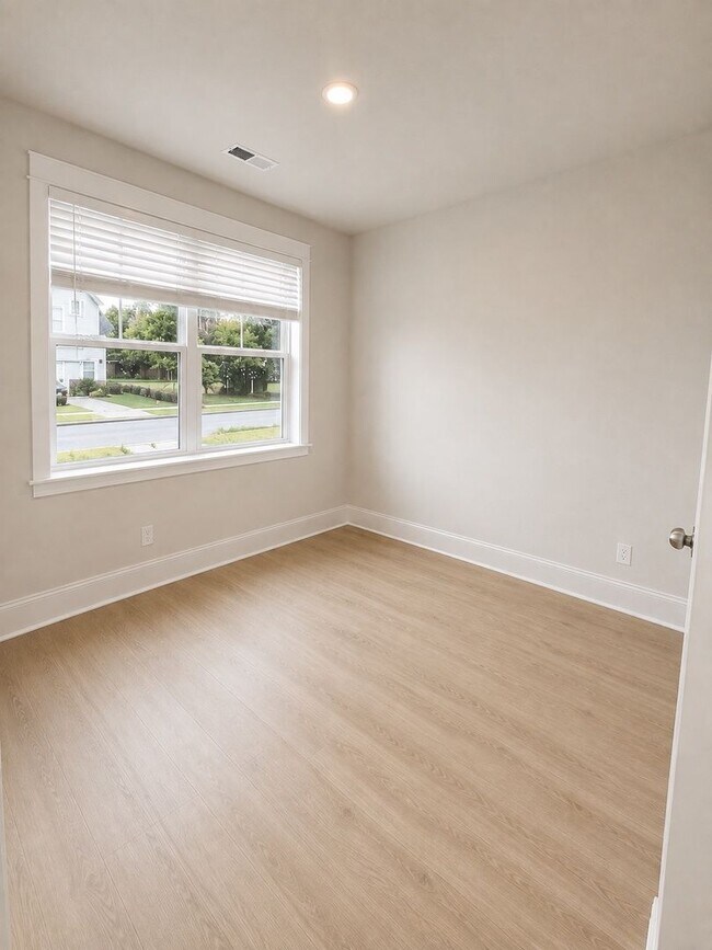 Building Photo - 114 Midmills Ln