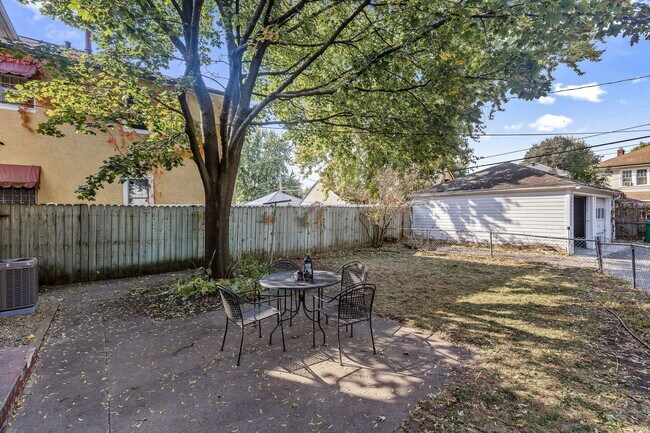 Building Photo - 4416 Lyndale Ave S