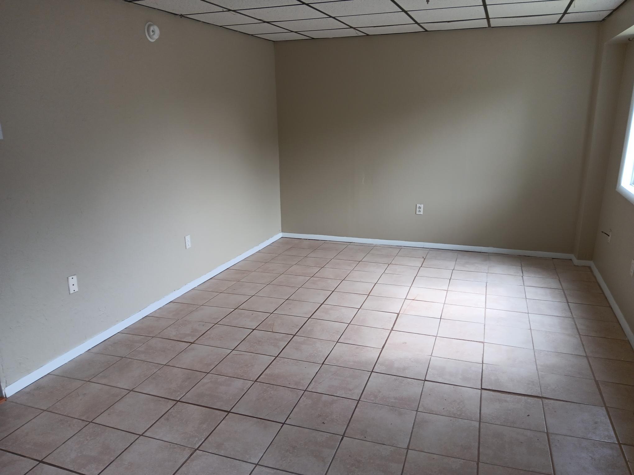 Building Photo - 1322 W Main St