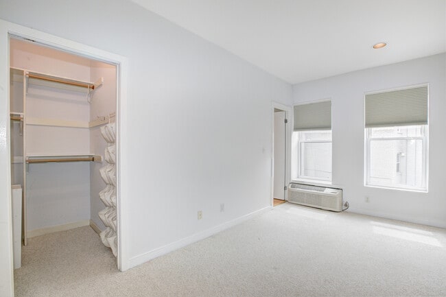 Building Photo - One-Bedroom in Adams Morgan! Parking Spot ...