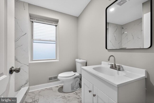 Building Photo - 1208 W Dauphin St