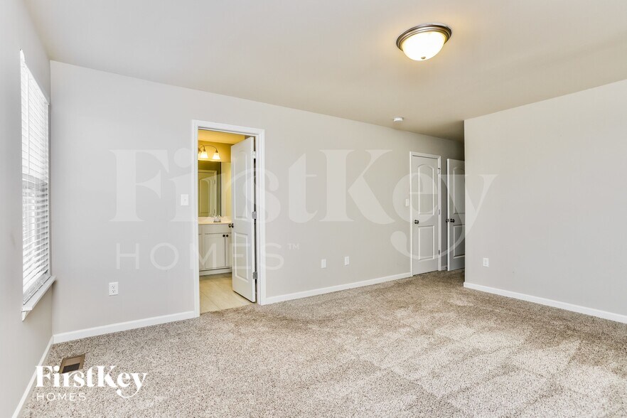 Building Photo - 1701 Ridgeway Trl