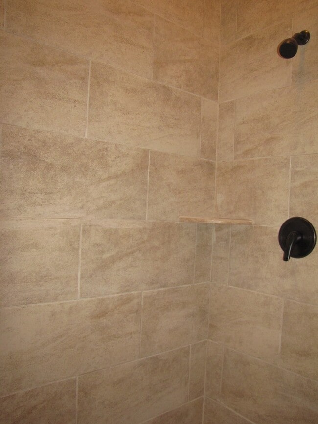 Building Photo - STUNNING 4 Bedroom, 2.5 Bathroom, 2 Car Garage In Fayetteville, AR