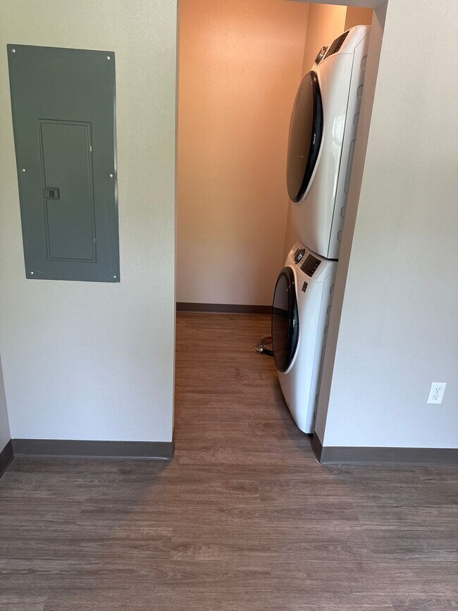 Building Photo - Beautiful, Brand New One Bedroom Near CSU!