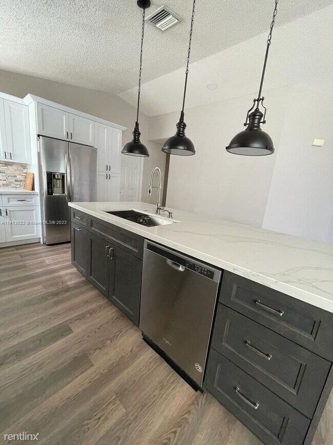 Building Photo - 3 br, 2 bath House - 1201 NW 170th Ave