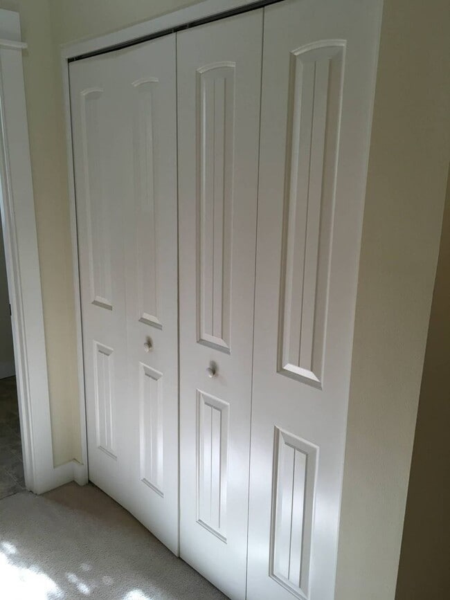 Building Photo - ra1052