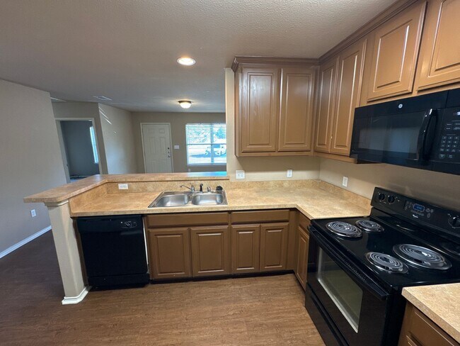 Building Photo - 2725 Lovers Lane Rd