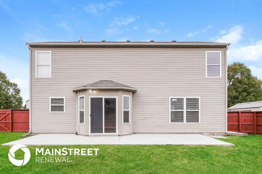 Building Photo - 876 Tulip Ln