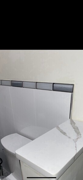 Building Photo - 26 Hazelwood St