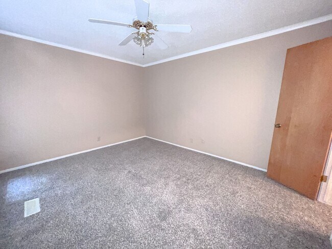 Building Photo - 5629 S Harvard Ct