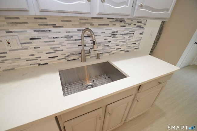 Building Photo - 125 Warner Hill Rd