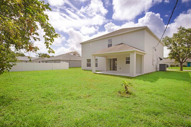 Building Photo - 617 SE Karrigan Terrace