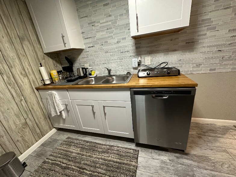 Building Photo - 1504 N Fielder Rd