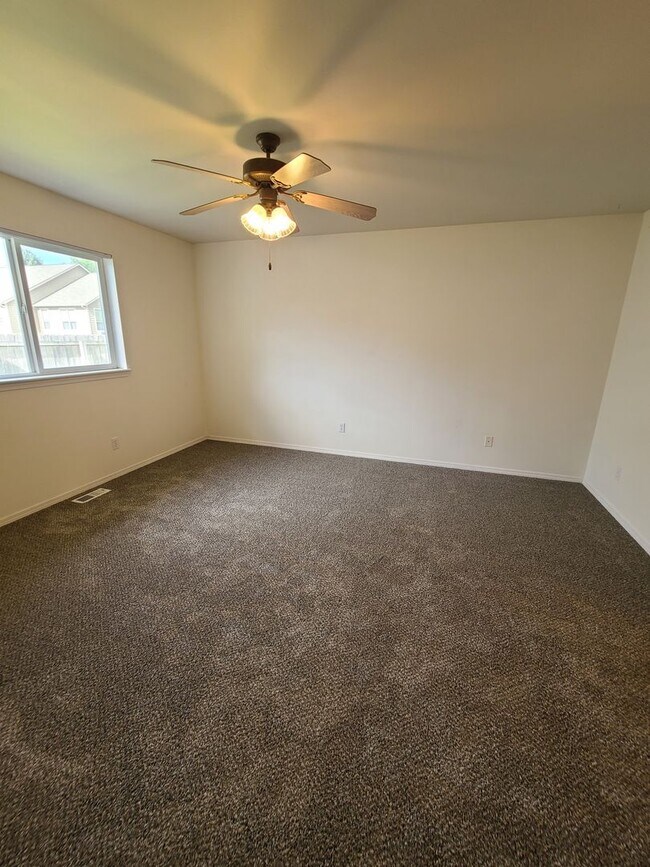 Building Photo - 4188 N Player Dr