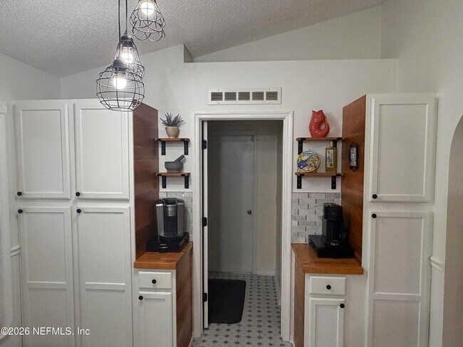 Building Photo - 11058 Miata Ct