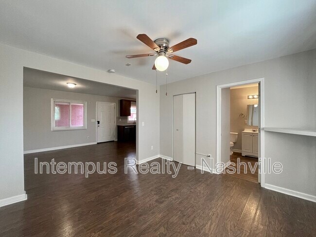 Building Photo - 910 Shelby Ave