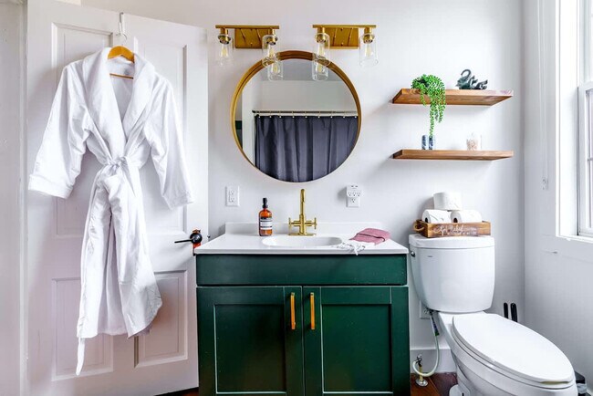 Building Photo - 241 W Water St