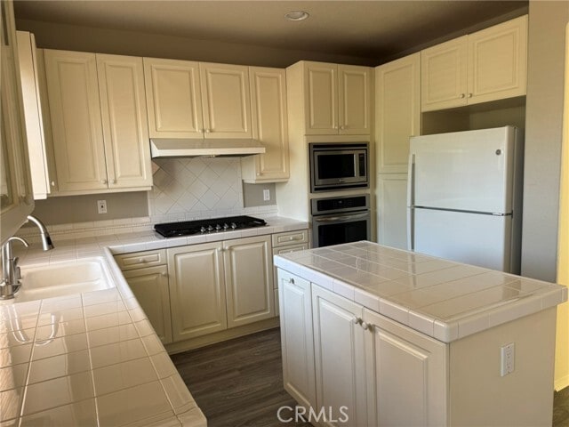 Building Photo - 15 Riva Dr
