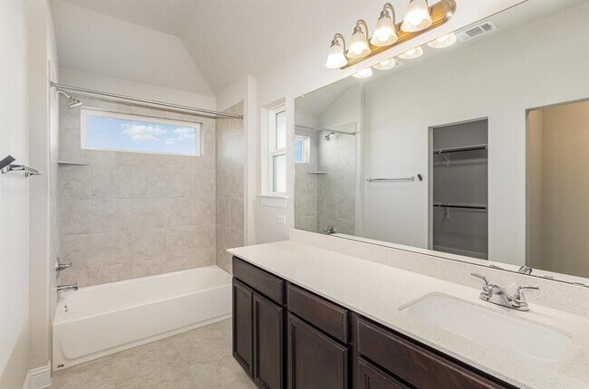 Building Photo - 236 Oakstone Dr