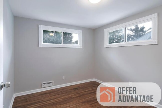 Building Photo - 11 Wellington Rd