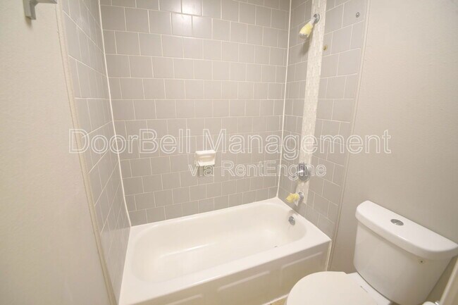 Building Photo - 4316 E 67th St
