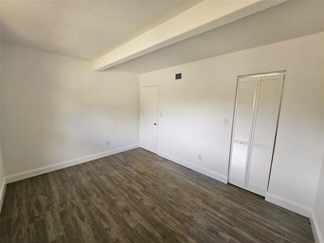Building Photo - 1045 S Flagler Ave