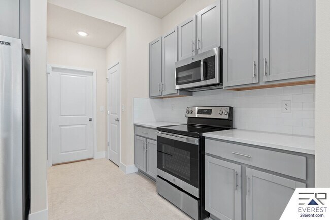 Building Photo - 3 Praver Ln