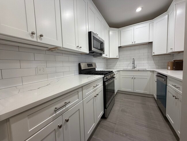 Building Photo - 11 Worcester St