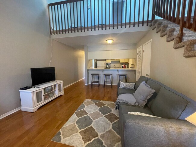 Building Photo - For Lease - Fully Furnished 2 BR | 1.5 BA Townhome in PCB!