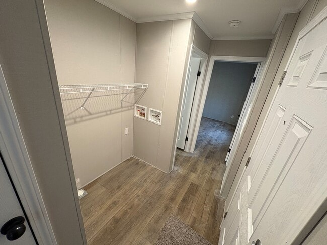 Building Photo - 8907 Beechwood Dr