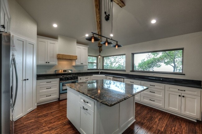 Building Photo - 10725 Joann St