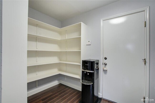 Building Photo - 41 San Fabian St