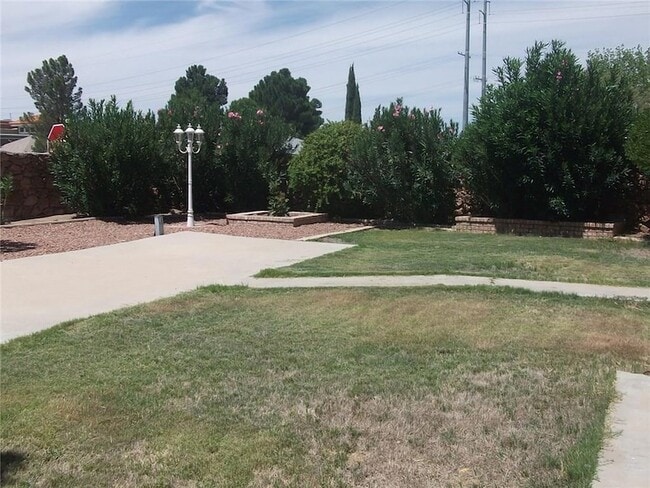 Building Photo - 7680 Dianjou Dr