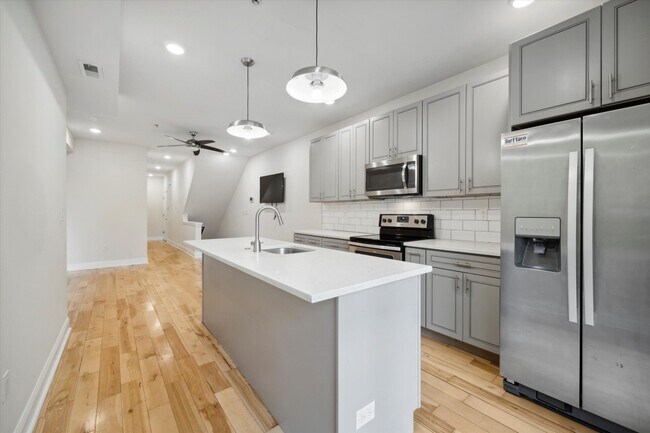 Building Photo - 1825 N Bouvier St