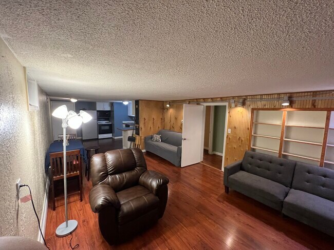 Building Photo - 4831 Klondike Ave