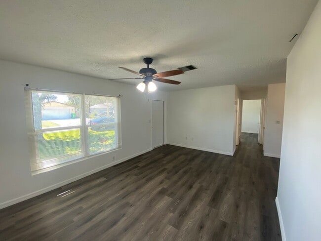 Building Photo - 22578 Laika Ave