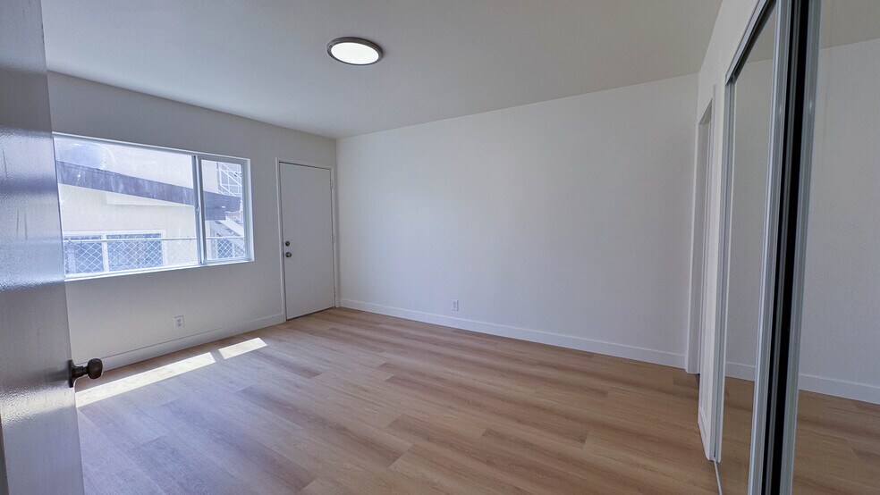 Building Photo - 716 Glenway Dr