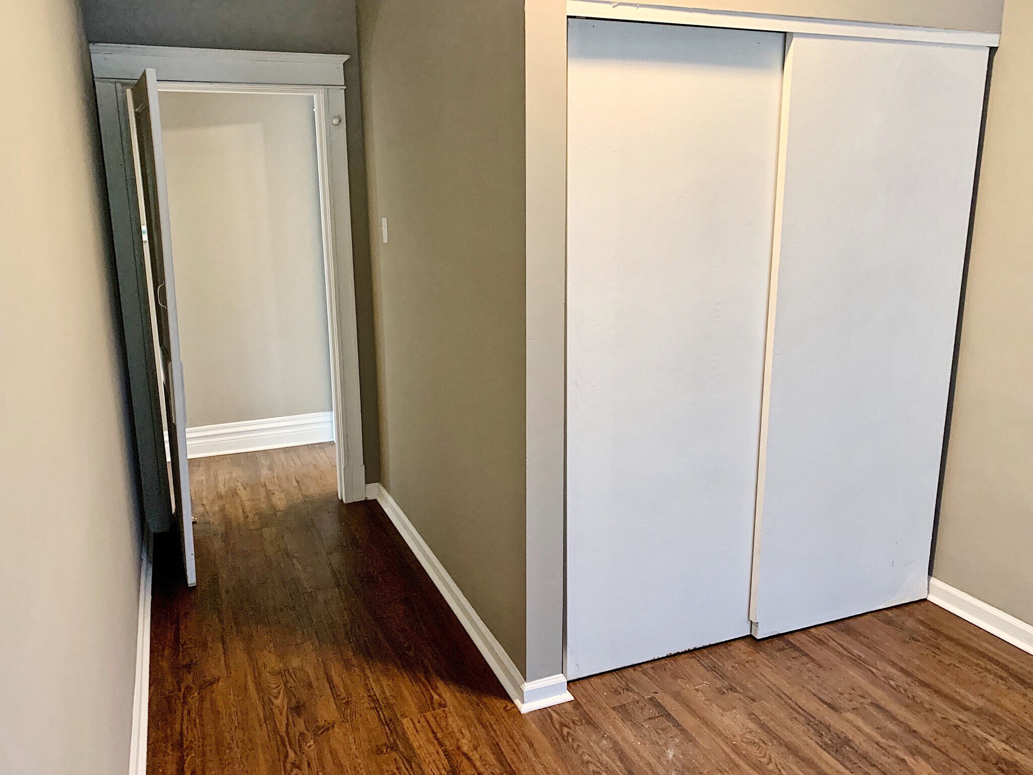 Spare room with attached sunroom - 5201 Murdoch Ave