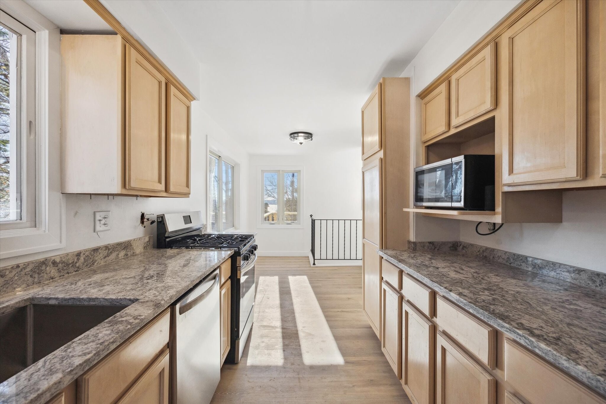 Building Photo - 5340 Edsall Rd