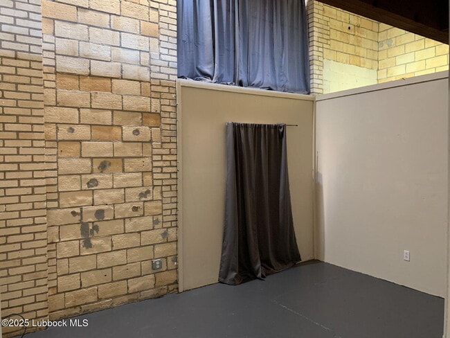 Building Photo - 1401 Avenue J