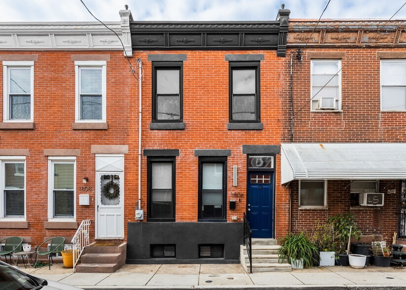 Building Photo - 1806 S Chadwick St