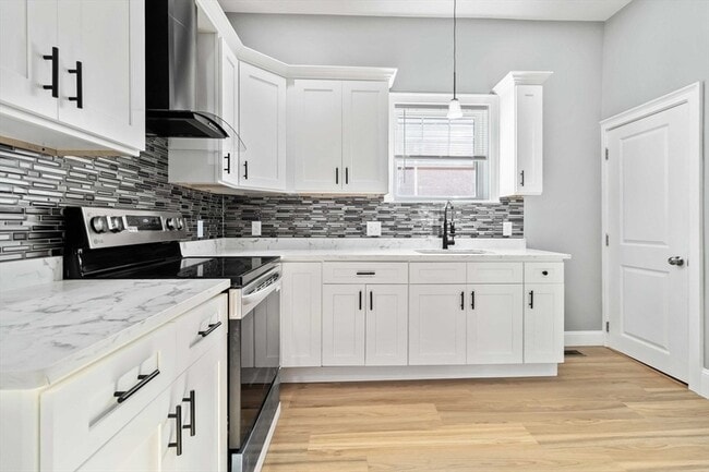 Building Photo - 51 Mansfield St