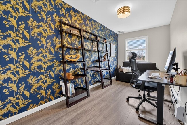 Building Photo - 22 Blossom Hill Dr