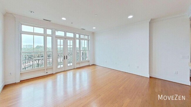 Building Photo - 710 Independence Pl