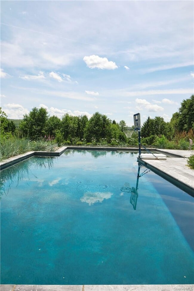 Building Photo - 194 Pleasant Ridge Rd