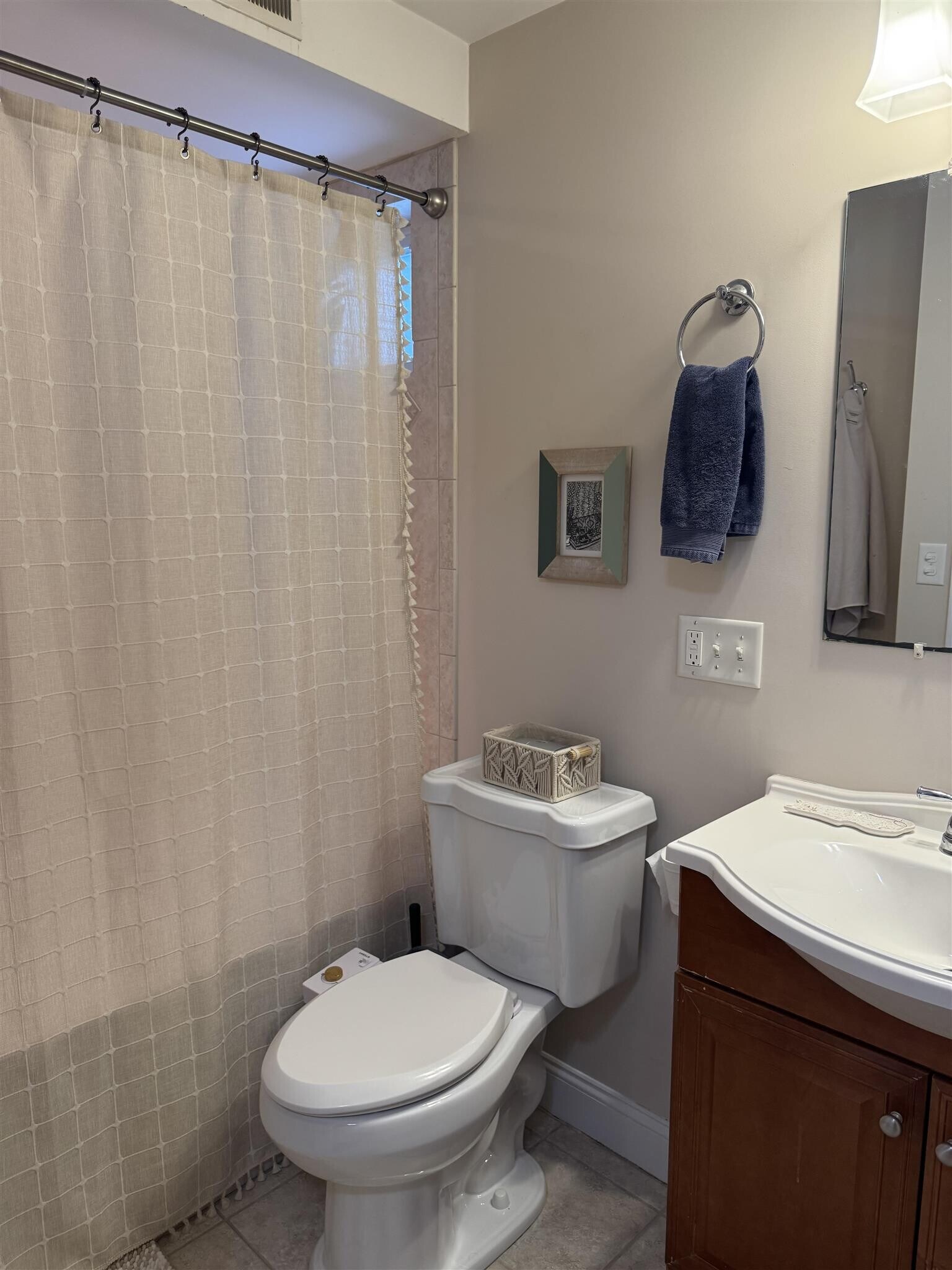 Building Photo - 11 Winthrop Ct