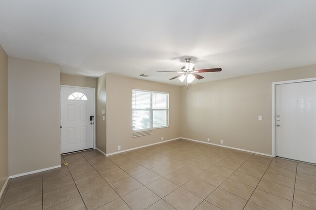 Building Photo - 3235 Dartmouth Field Ln