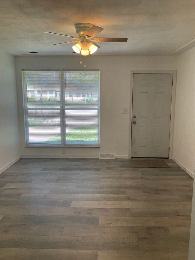 Building Photo - 20 Kingman Ct