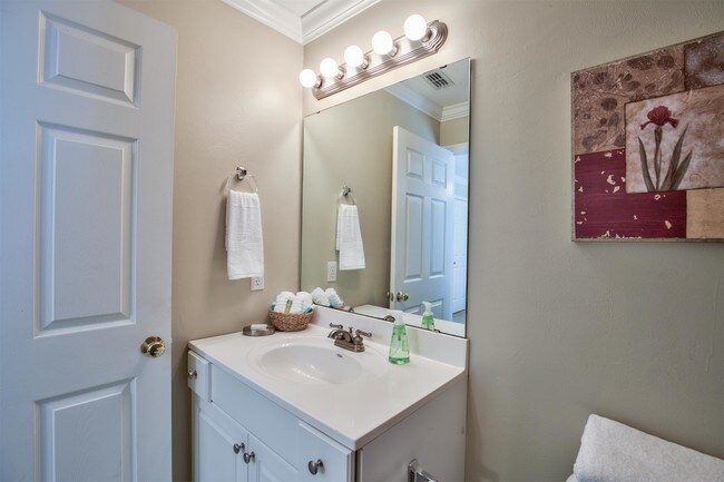 Building Photo - 209 Westminster Dr